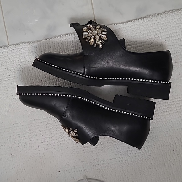 Kurt Geiger Women's Black Leather Rhinestone Shoes - Picture 5 of 6